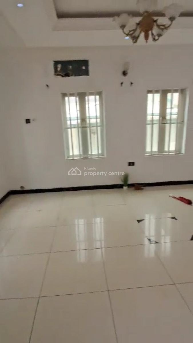 Neatly Used Self Serviced 2brm Flat, Canal West Estate Osapa Lekki, Lekki, Lagos, Flat / Apartment for Rent
