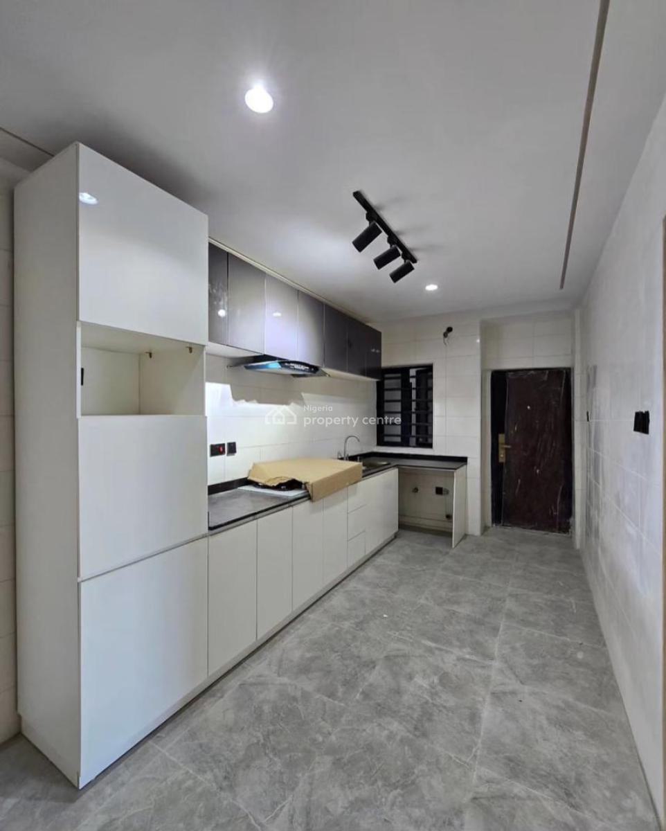 Serviced 2bedrooms Apartment with Gym, Ologolo, Lekki, Lagos, Flat / Apartment for Rent