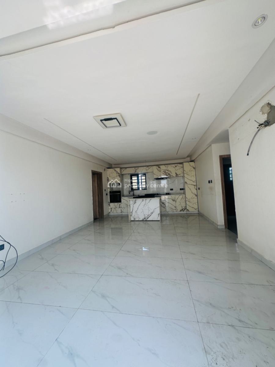 Serviced 2 Bedrooms Penthouse with Gym, Ologolo, Lekki, Lagos, Flat / Apartment for Rent