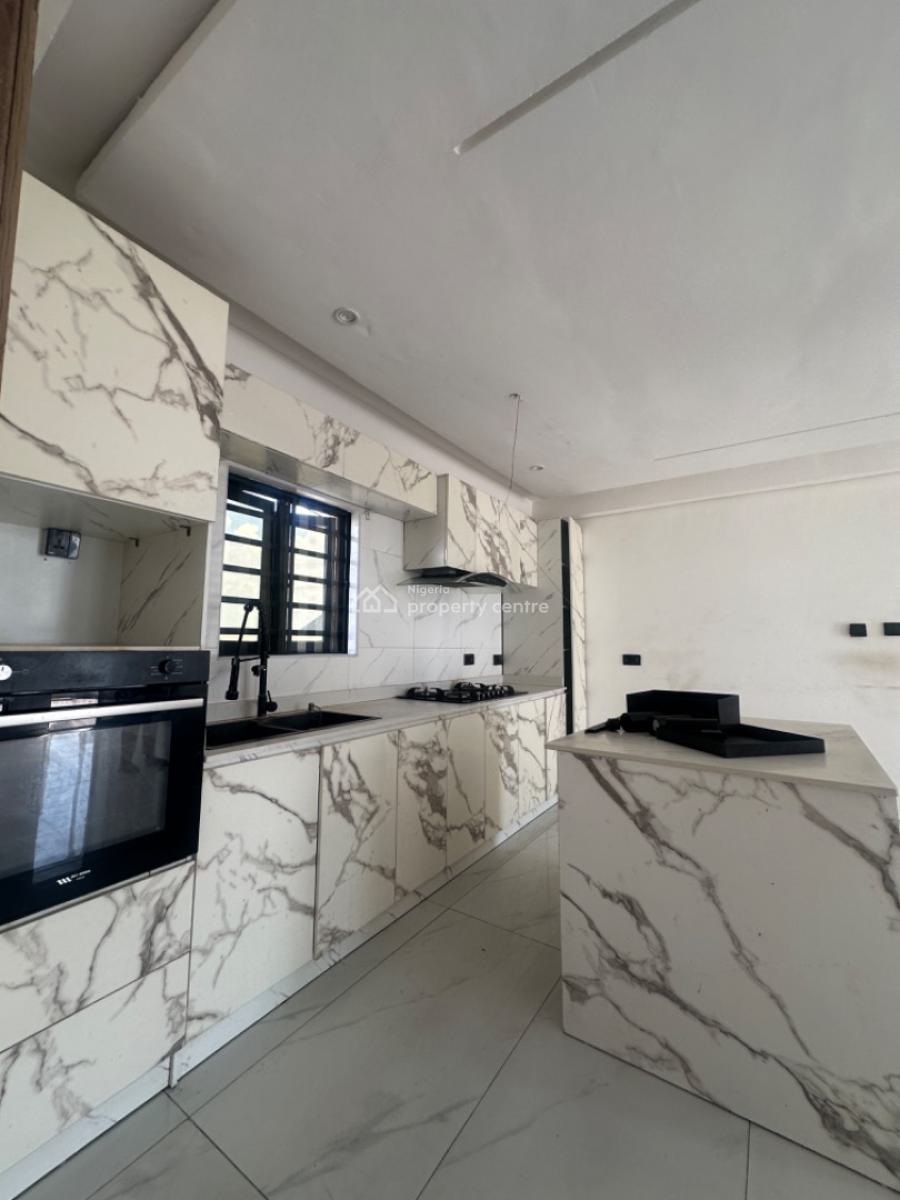 Serviced 2 Bedrooms Penthouse with Gym, Ologolo, Lekki, Lagos, Flat / Apartment for Rent