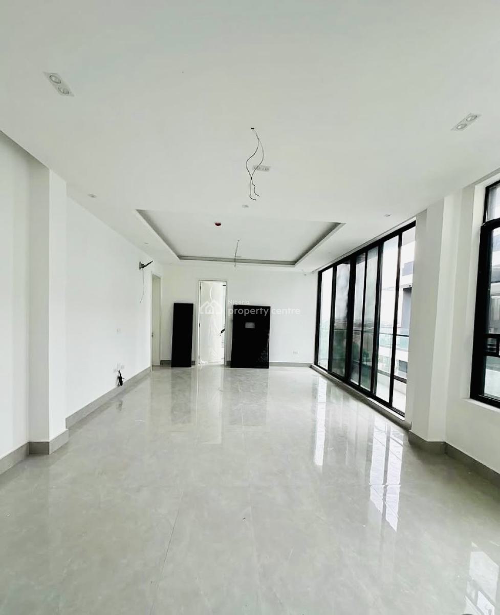 Luxurious 3 Bedroom Apartment with Swimming Pool, Lekki Phase 1, Lekki, Lagos, Flat / Apartment for Rent