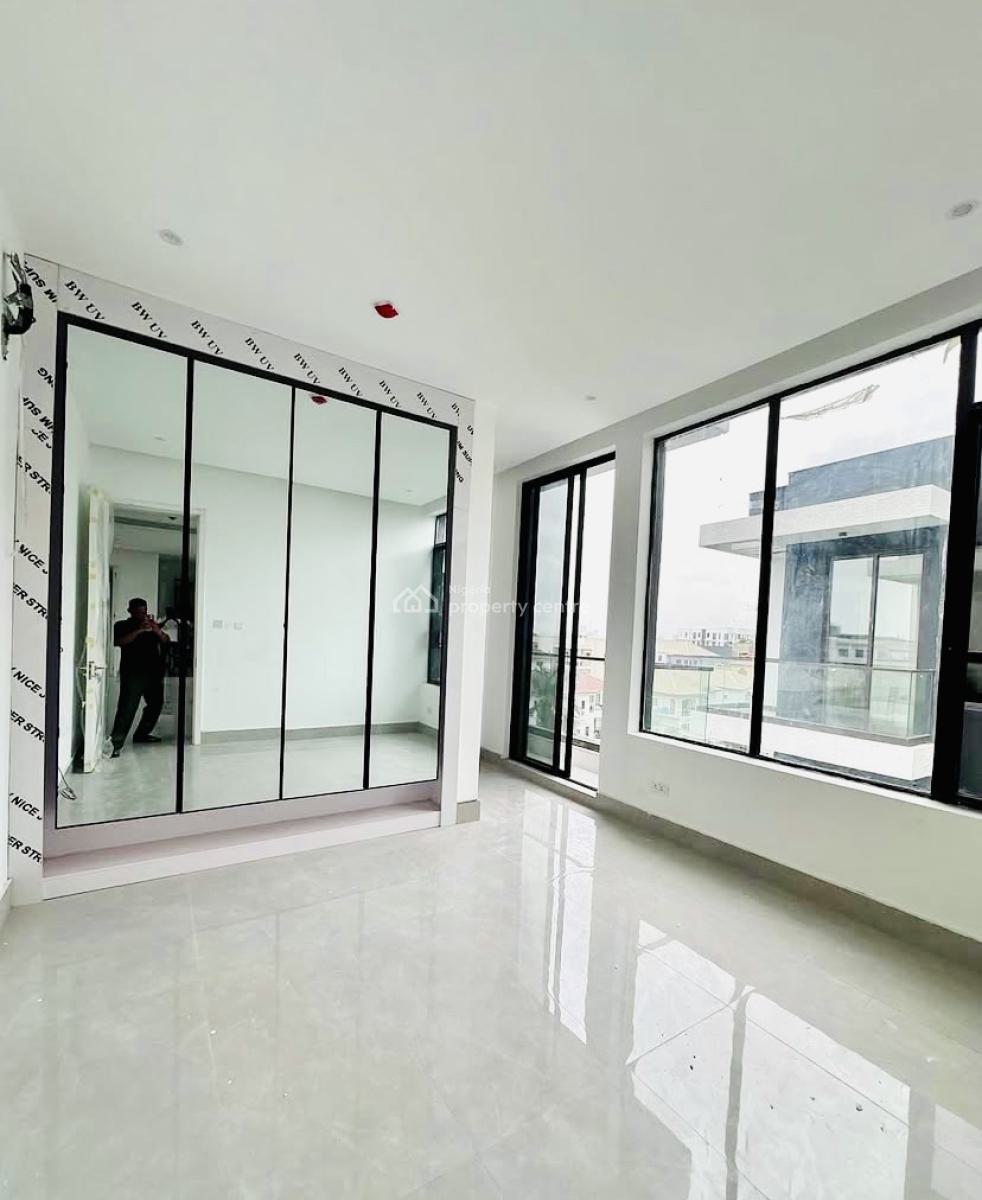 Luxurious 3 Bedroom Apartment with Swimming Pool, Lekki Phase 1, Lekki, Lagos, Flat / Apartment for Rent