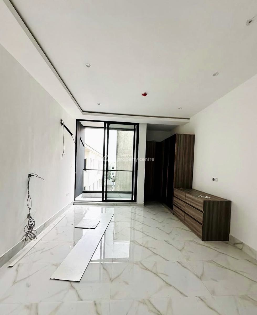 Luxurious 3 Bedroom Apartment with Swimming Pool, Lekki Phase 1, Lekki, Lagos, Flat / Apartment for Rent