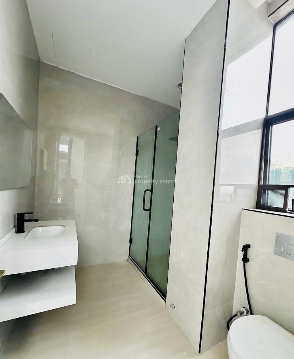 Luxurious 3 Bedroom Apartment with Swimming Pool, Lekki Phase 1, Lekki, Lagos, Flat / Apartment for Rent