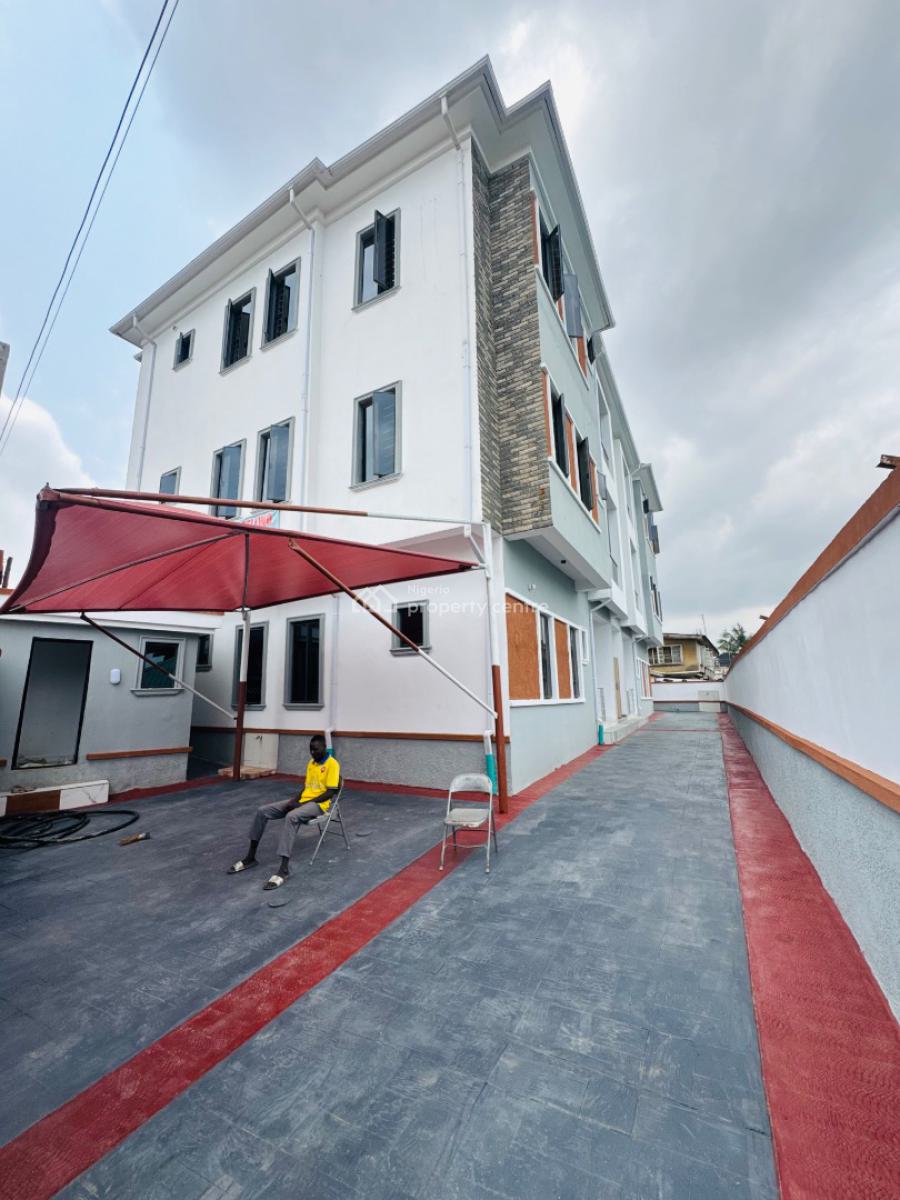 Exquisitely Built 3 Bedroom Apartment in a Lovely ,gated Environment, Surulere, Lagos, Block of Flats for Sale