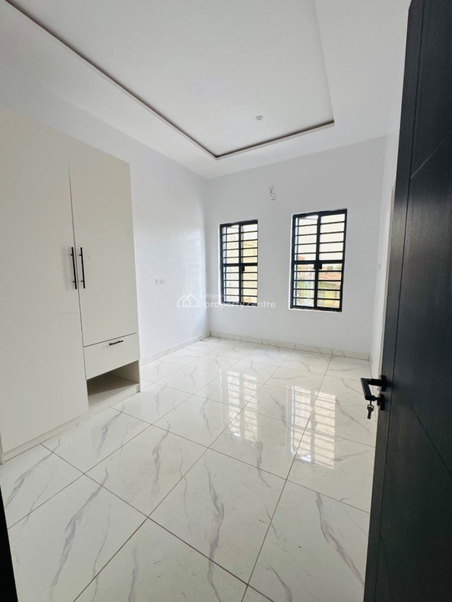 Exquisitely Built 3 Bedroom Apartment in a Lovely ,gated Environment, Surulere, Lagos, Block of Flats for Sale