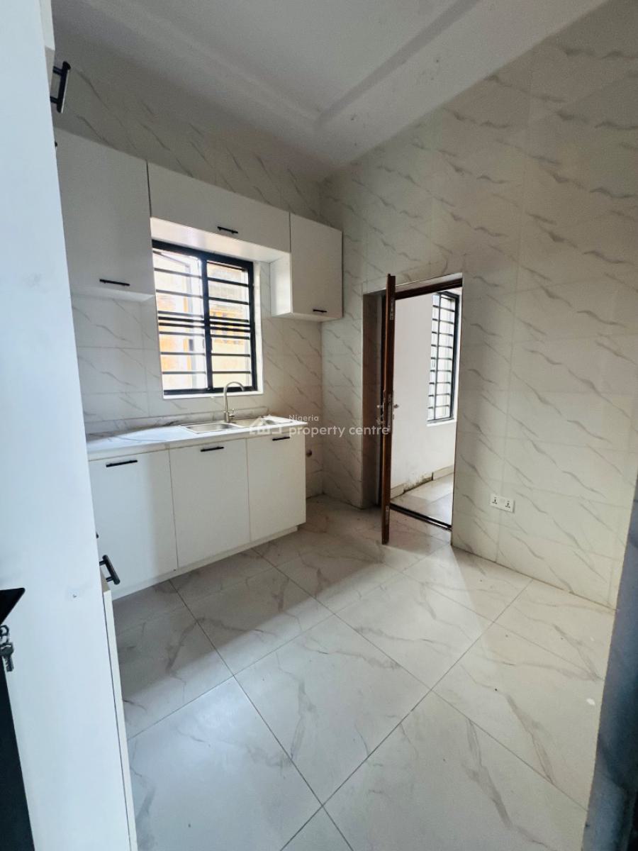 Exquisitely Built 3 Bedroom Apartment in a Lovely ,gated Environment, Surulere, Lagos, Block of Flats for Sale