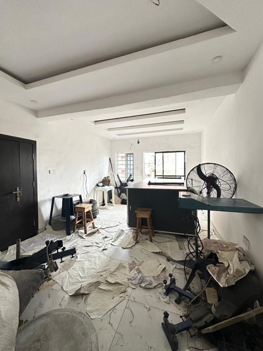 Lovely 3 Bedroom Apartment in a Serene Environment, in a Serene and Secured Area in Surulere, Surulere, Lagos, Block of Flats for Sale