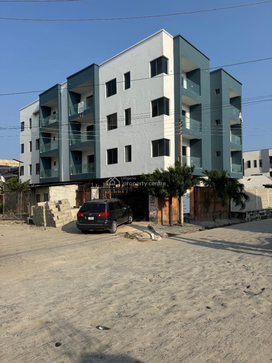 Well Built Stunning  2 Bedroom  Apartments  in a Well Secured Location, Lekki Phase 1, Lekki, Lagos, Flat / Apartment for Sale