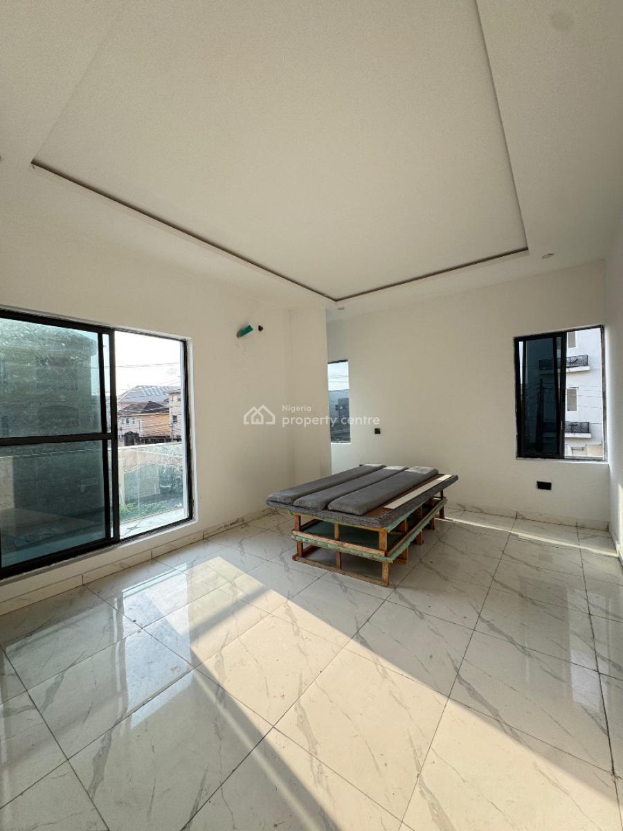 Well Built Stunning  2 Bedroom  Apartments  in a Well Secured Location, Lekki Phase 1, Lekki, Lagos, Flat / Apartment for Sale