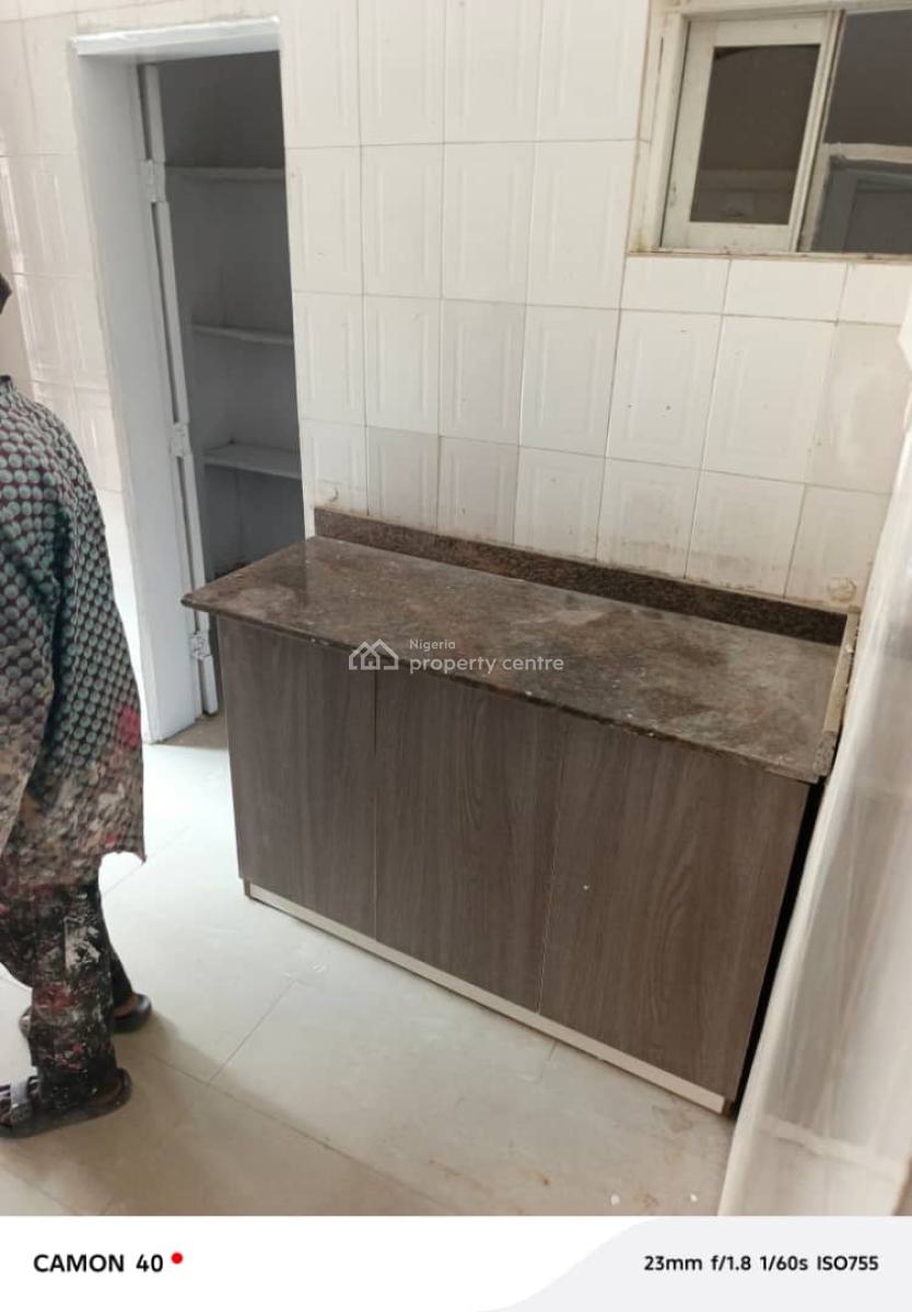 Perfect 3 Bedroom Flat in a Gated Estate, Lekki Phase 1, Lekki, Lagos, Flat / Apartment for Rent