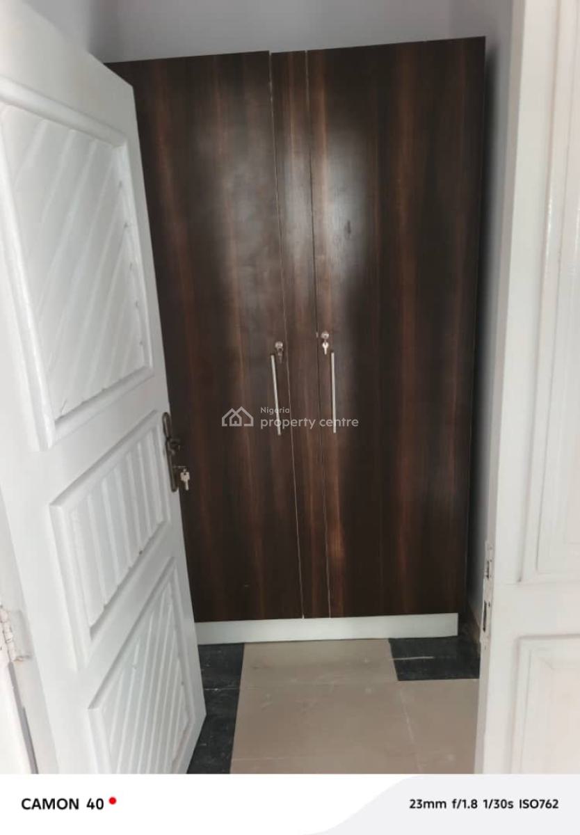 Perfect 3 Bedroom Flat in a Gated Estate, Lekki Phase 1, Lekki, Lagos, Flat / Apartment for Rent