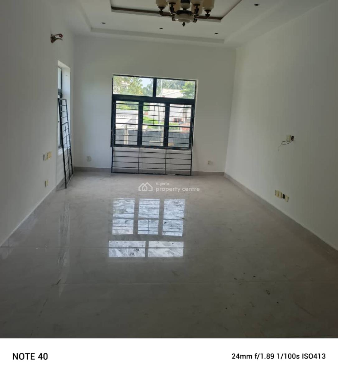 a Massive 3 Bedroom Block of Flat with a Bq in an Estate on Tared Road, Utako, Abuja, Flat / Apartment for Rent