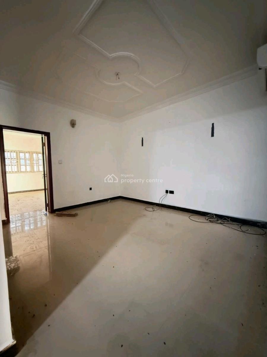Newly Vacated 3 Bedrooms Terraced Duplex, Guzape Main., Guzape District, Abuja, Terraced Duplex for Rent