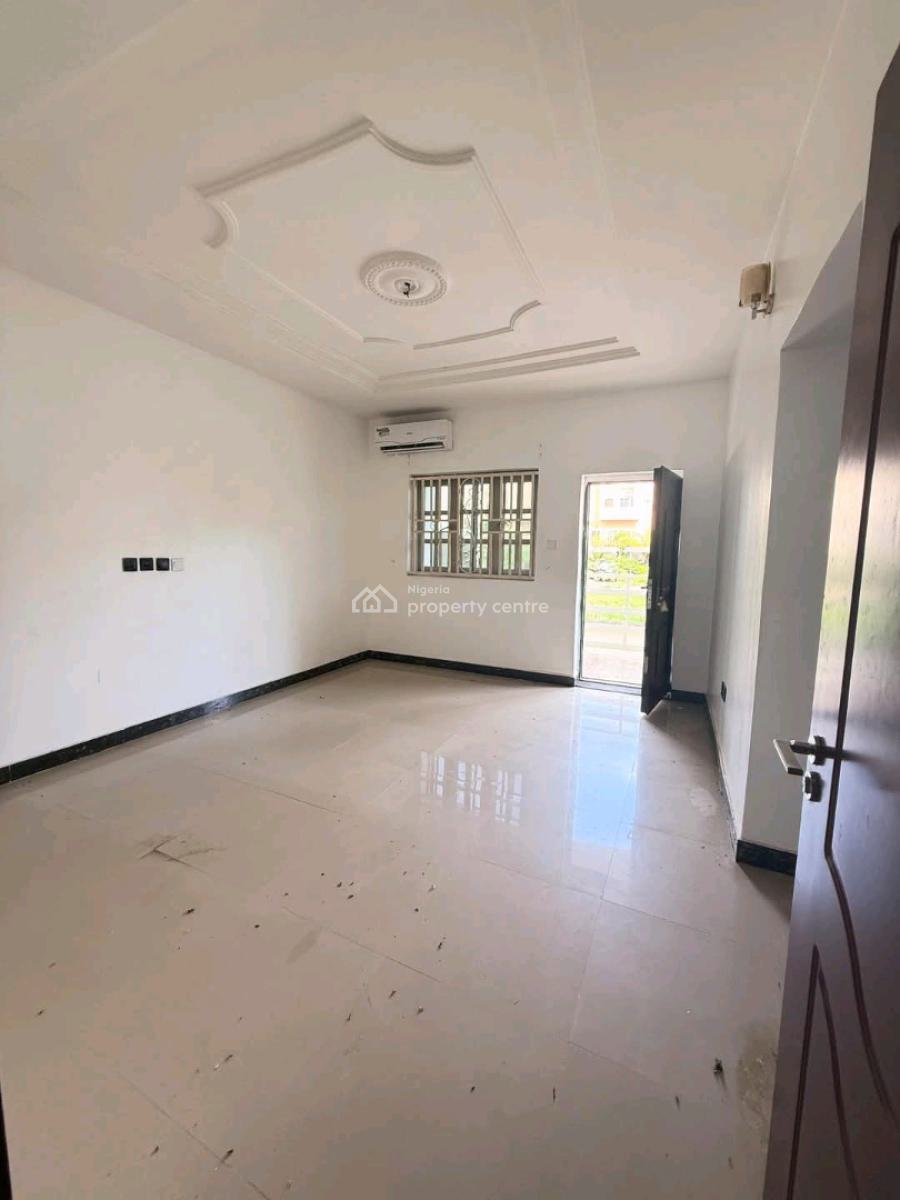 Newly Vacated 3 Bedrooms Terraced Duplex, Guzape Main., Guzape District, Abuja, Terraced Duplex for Rent