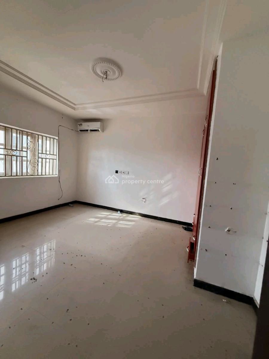 Newly Vacated 3 Bedrooms Terraced Duplex, Guzape Main., Guzape District, Abuja, Terraced Duplex for Rent