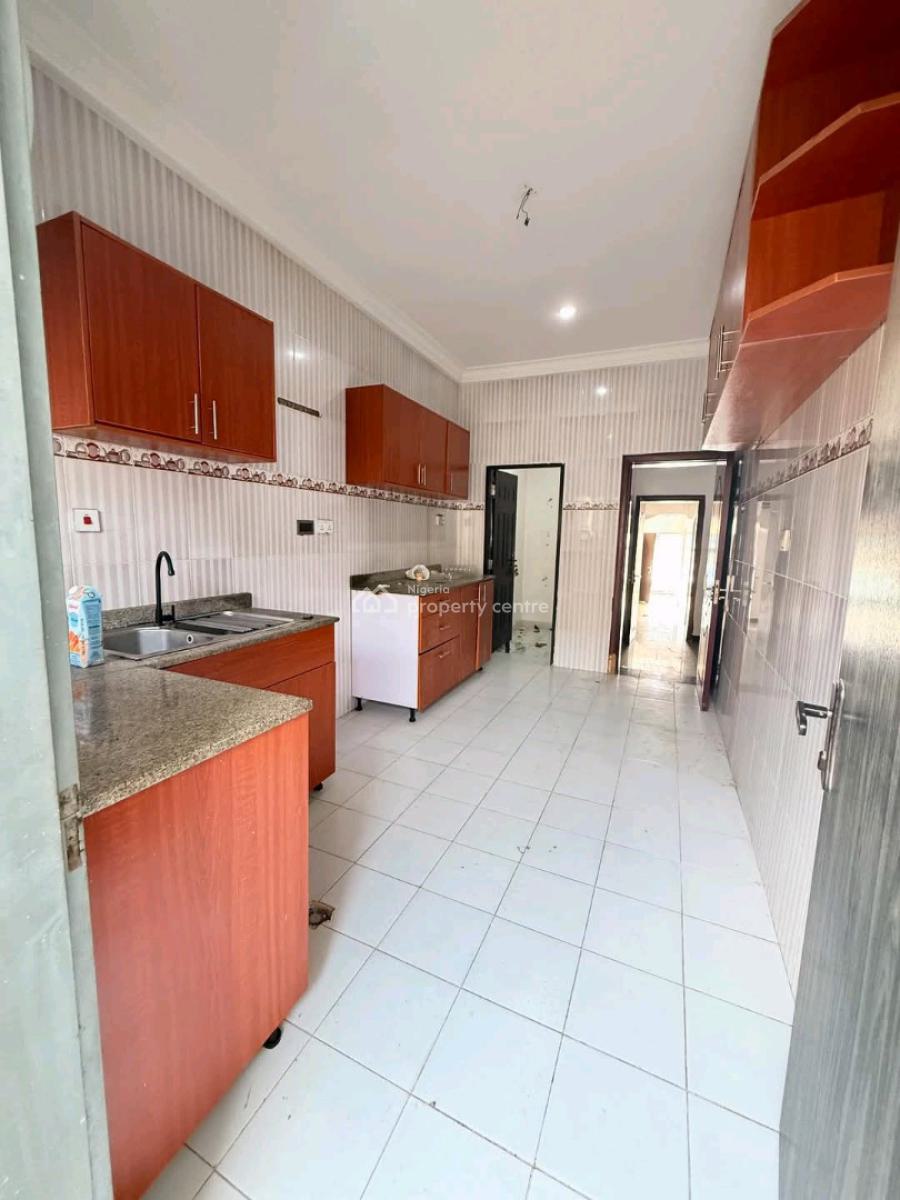 Newly Vacated 3 Bedrooms Terraced Duplex, Guzape Main., Guzape District, Abuja, Terraced Duplex for Rent