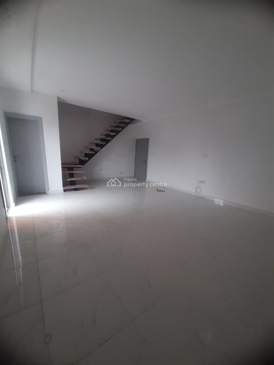 Newly Built and Serviced with 24/7 Power Supply 2 Bedroom En-suite Mai, Lekki Phase 1, Lekki, Lagos, House for Rent