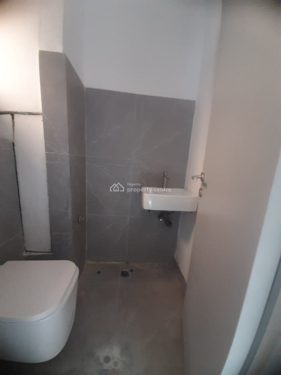 Newly Built and Serviced with 24/7 Power Supply 2 Bedroom En-suite Mai, Lekki Phase 1, Lekki, Lagos, House for Rent