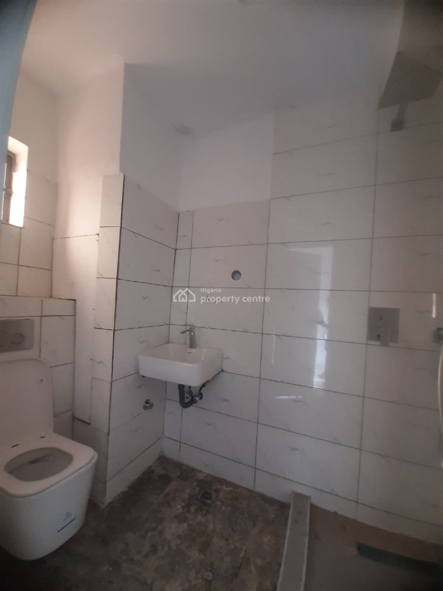 Newly Built and Serviced with 24/7 Power Supply 2 Bedroom En-suite Mai, Lekki Phase 1, Lekki, Lagos, House for Rent