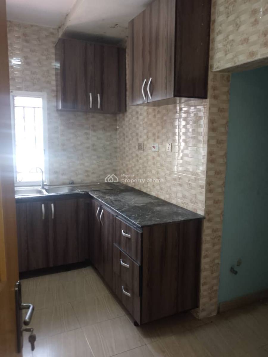 Luxurious 2 Bedrooms Flat, Upstair, Fijiso Estate, Abijo, Close to Shoprite, Ibeju Lekki, Lagos, Flat / Apartment for Rent