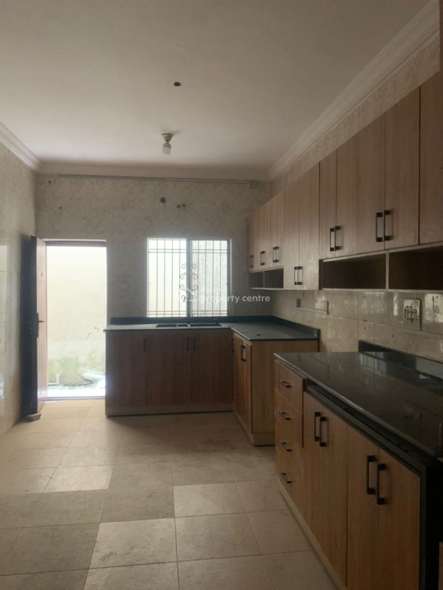 Serviced 3 Bedrooms Terraced Duplex with Bq, Lekki Phase 1, Lekki, Lagos, Terraced Duplex for Rent
