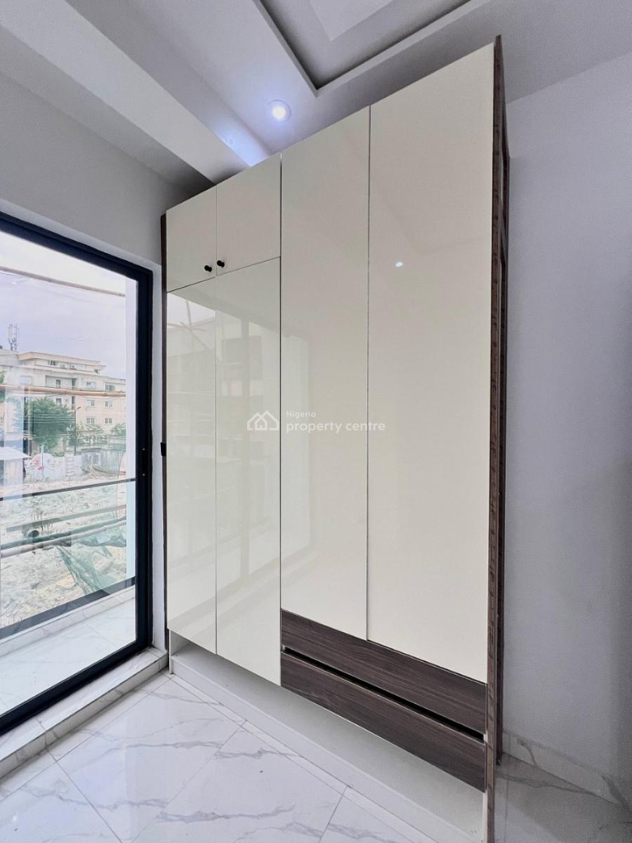 Luxury 2 Bedroom Apartment with Swimming Pool and Elevator., Lekki Phase 1, Lekki, Lagos, Flat / Apartment for Sale