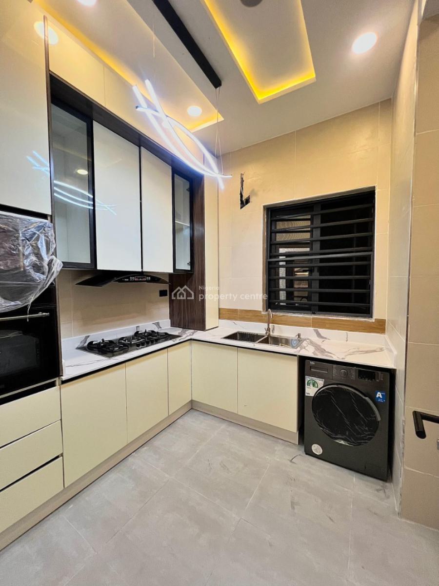 Luxury 2 Bedroom Apartment with Swimming Pool and Elevator., Lekki Phase 1, Lekki, Lagos, Flat / Apartment for Sale