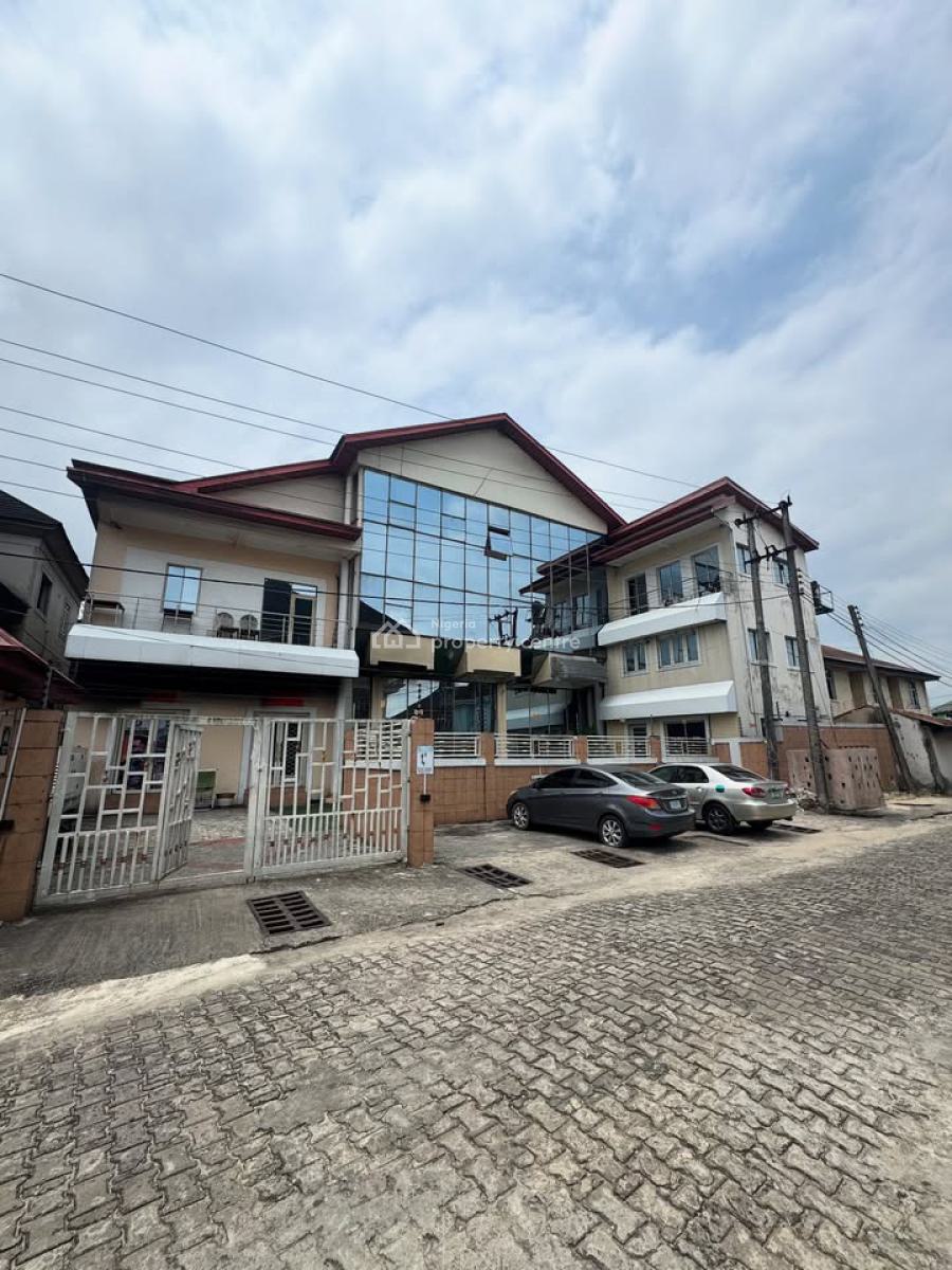 Fully Functional 18 Rooms Hotel in The Heart of Town, Off Woji Road, Gra Phase 2, Port Harcourt, Rivers, Hotel / Guest House for Sale