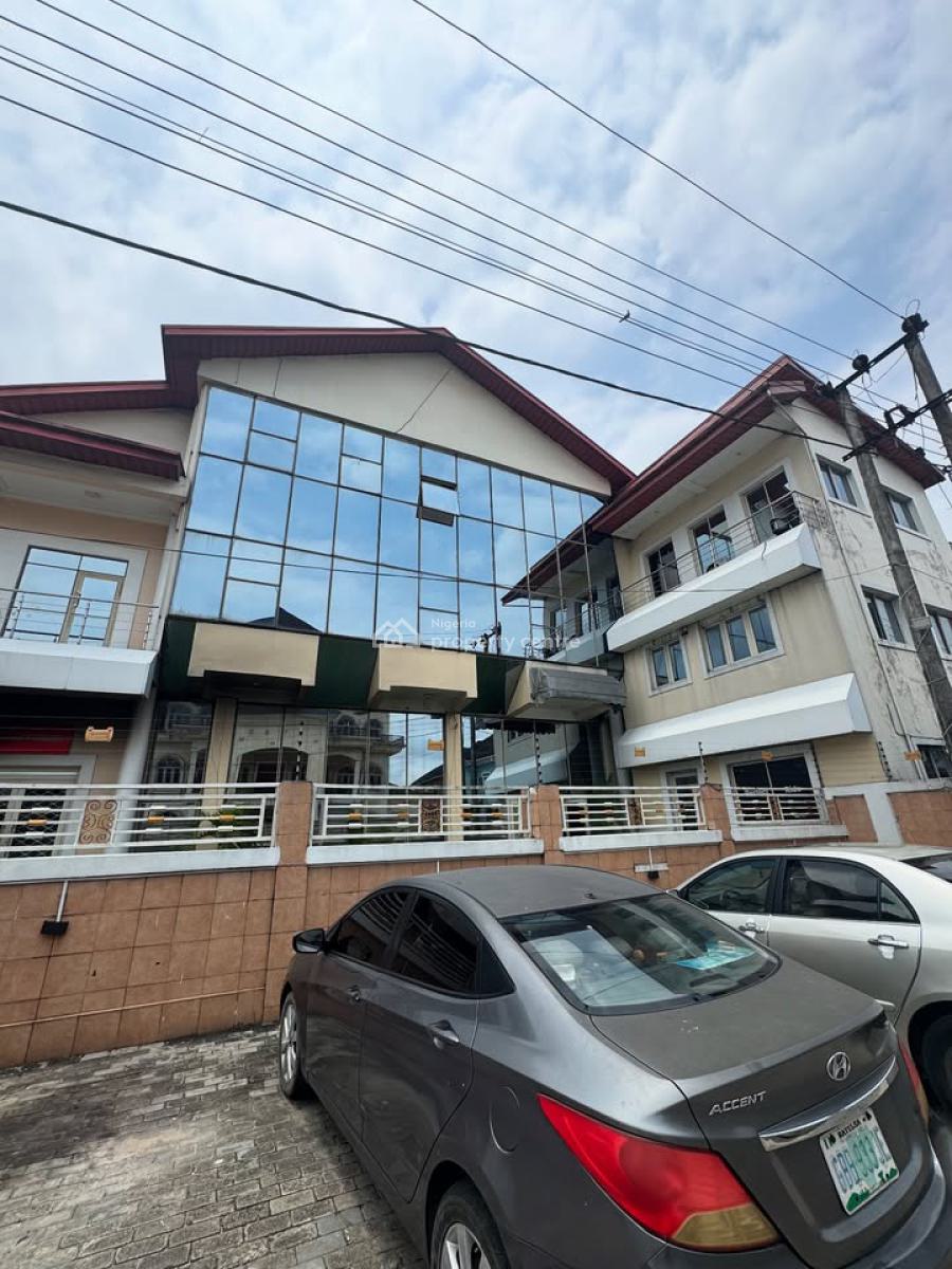 Fully Functional 18 Rooms Hotel in The Heart of Town, Off Woji Road, Gra Phase 2, Port Harcourt, Rivers, Hotel / Guest House for Sale