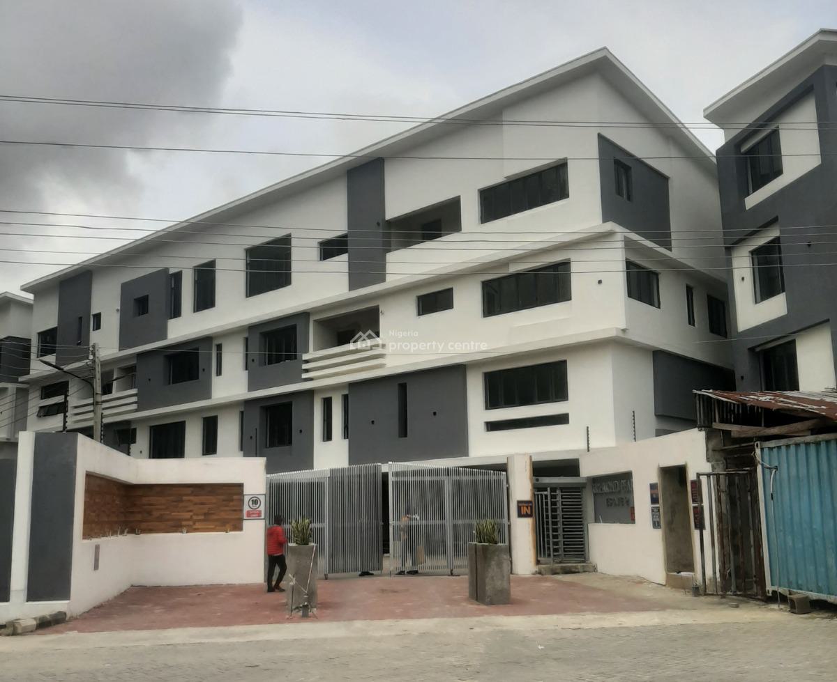 Newly Built and Serviced with 24/7 Power Supply 5 Bedroom En-suite Tow, Lekki Phase 1, Lekki, Lagos, Terraced Duplex for Rent