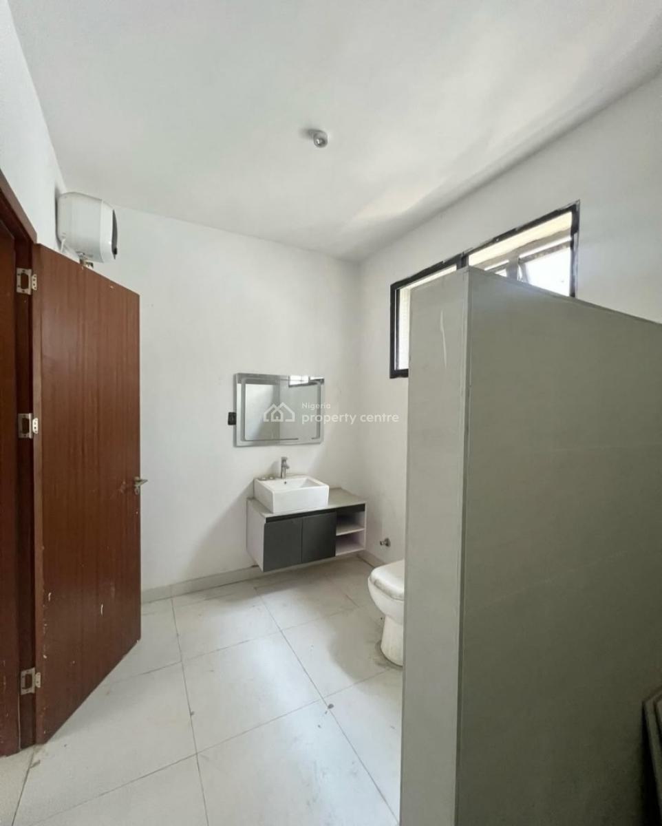 Newly Built and Serviced with 24/7 Power Supply 5 Bedroom En-suite Tow, Lekki Phase 1, Lekki, Lagos, Terraced Duplex for Rent