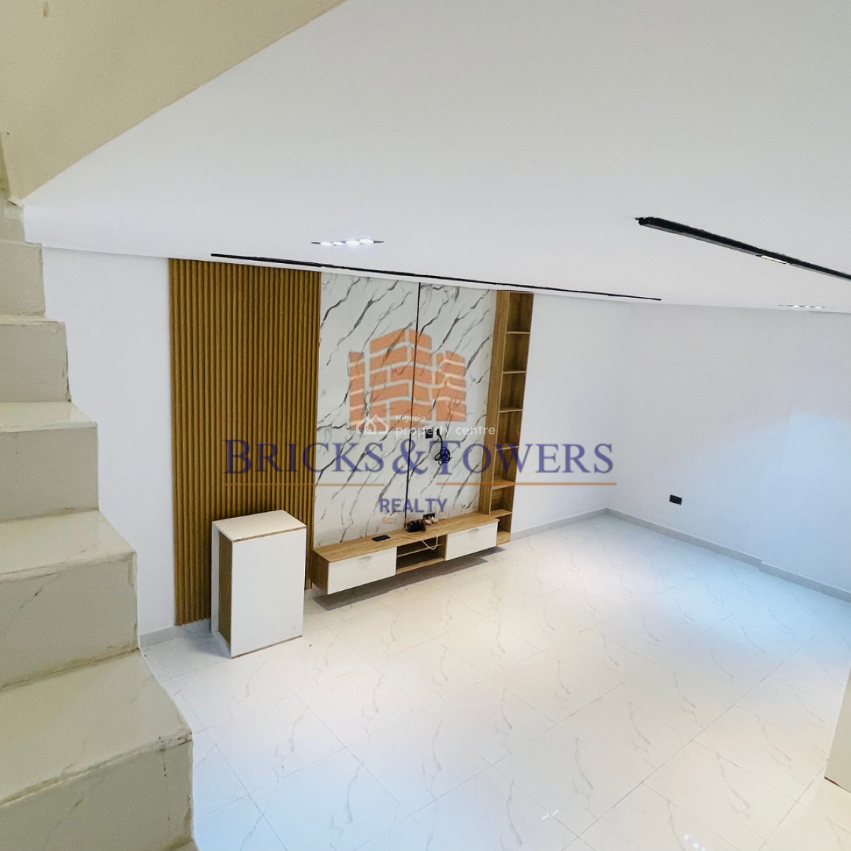 2 Bedroom Maisonette, Lekki Phase 1, Lekki, Lagos, Flat / Apartment for Sale