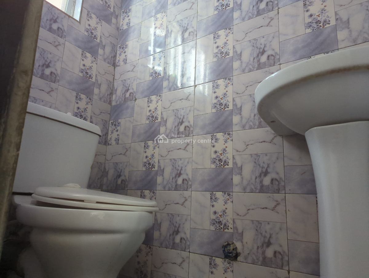 Experience The Enduring Allure of Vintage 3 Bedroom Home, Lekki Peninsula Scheme (2), Ogombo, Ajah, Lagos, Flat / Apartment for Rent