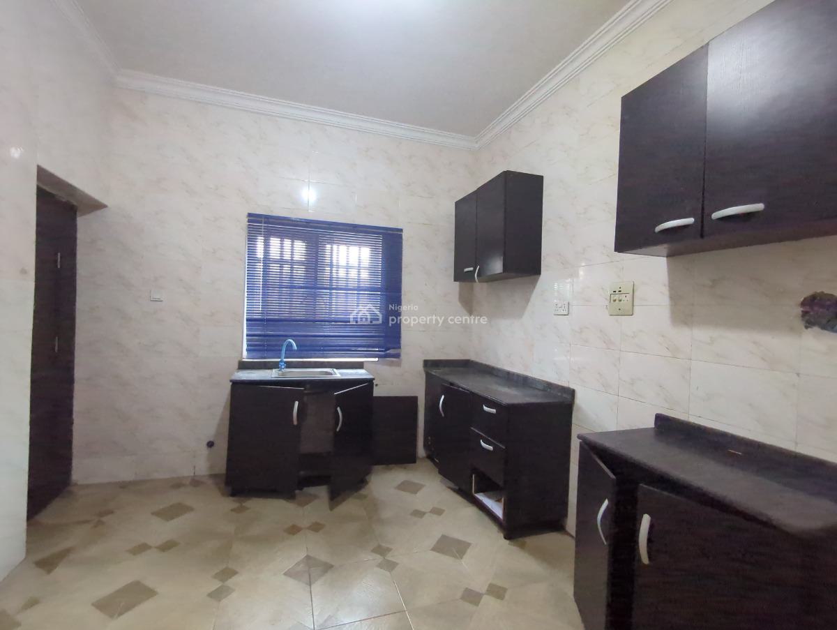 Experience The Enduring Allure of Vintage 3 Bedroom Home, Lekki Peninsula Scheme (2), Ogombo, Ajah, Lagos, Flat / Apartment for Rent