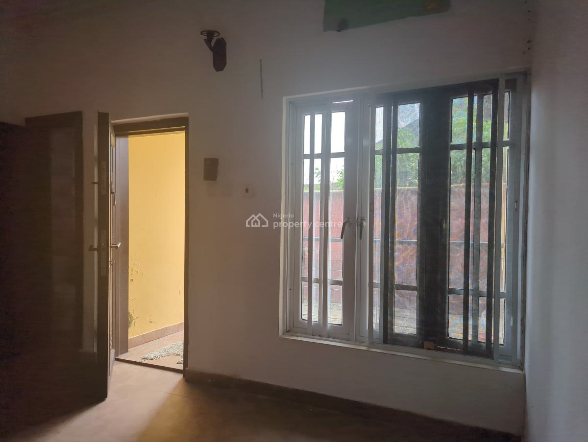 Experience The Enduring Allure of Vintage 3 Bedroom Home, Lekki Peninsula Scheme (2), Ogombo, Ajah, Lagos, Flat / Apartment for Rent