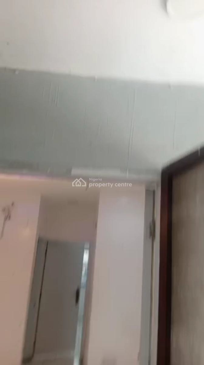 Standard & Spacious 2-bedroom Flat, Fadipe Street, Shomolu, Lagos, Flat / Apartment for Rent