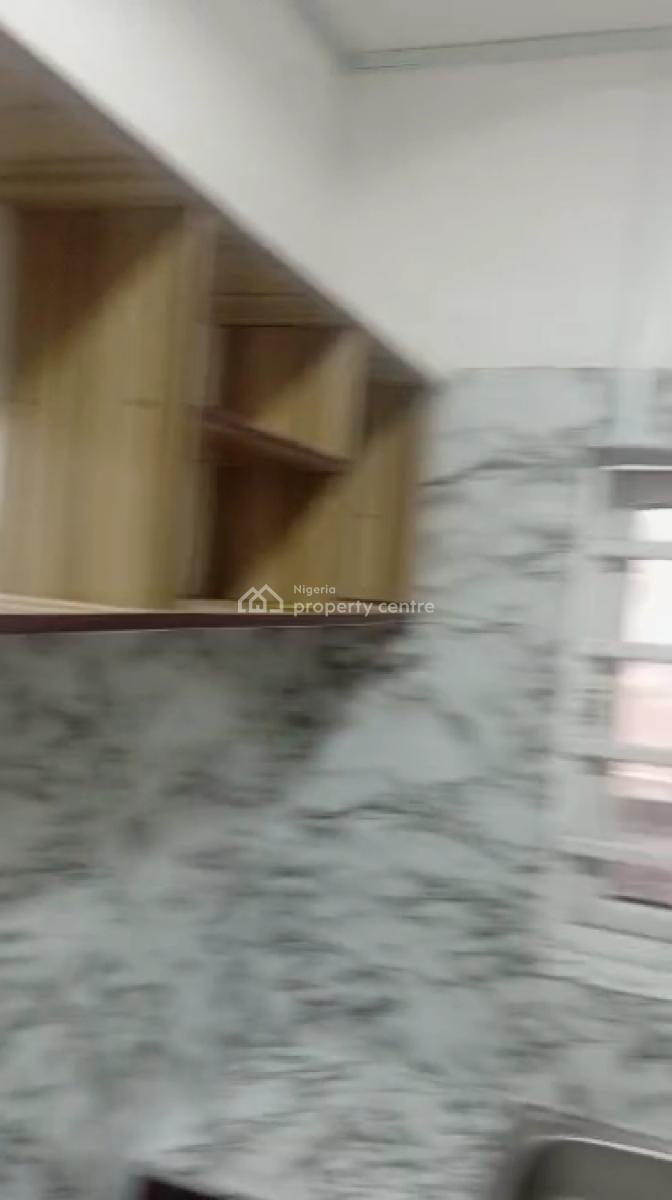 Standard & Spacious 2-bedroom Flat, Fadipe Street, Shomolu, Lagos, Flat / Apartment for Rent