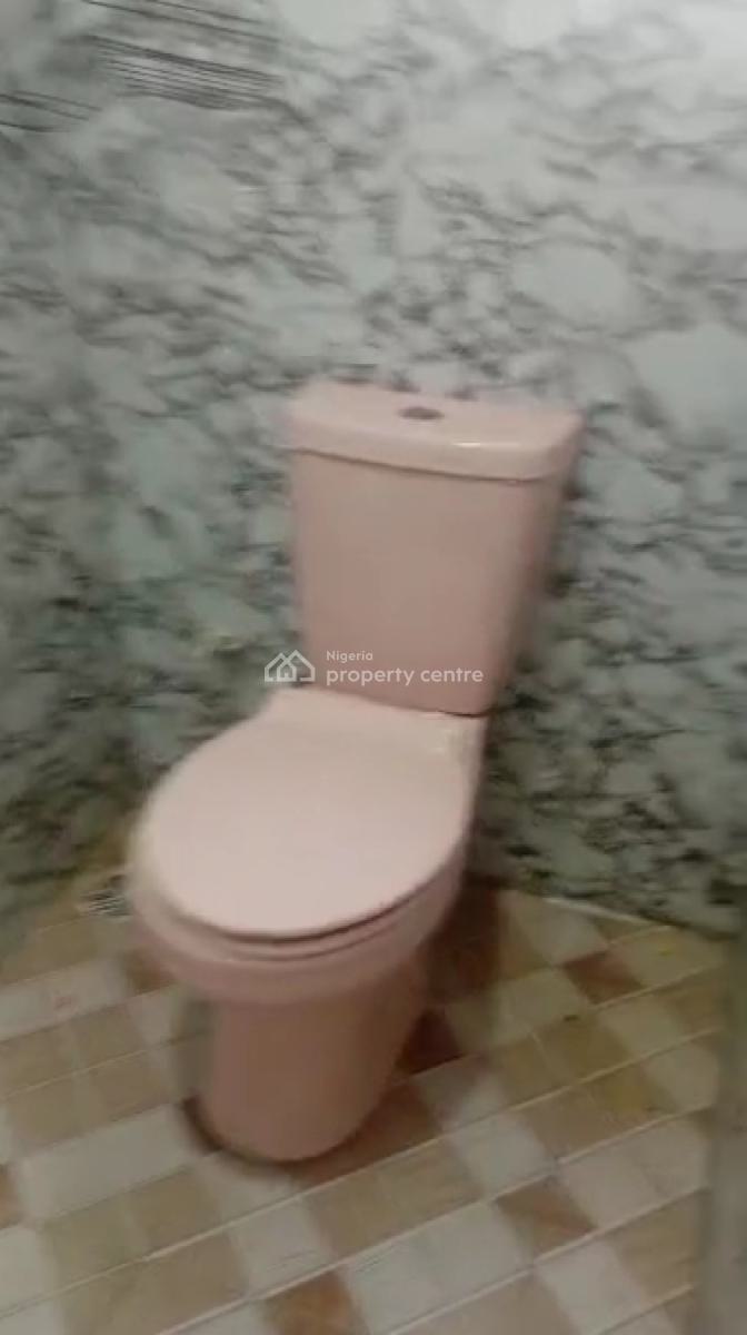 Standard & Spacious 2-bedroom Flat, Fadipe Street, Shomolu, Lagos, Flat / Apartment for Rent