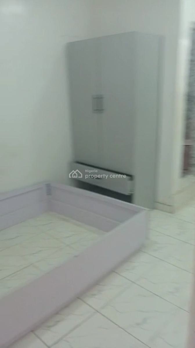 Standard & Spacious 2-bedroom Flat, Fadipe Street, Shomolu, Lagos, Flat / Apartment for Rent