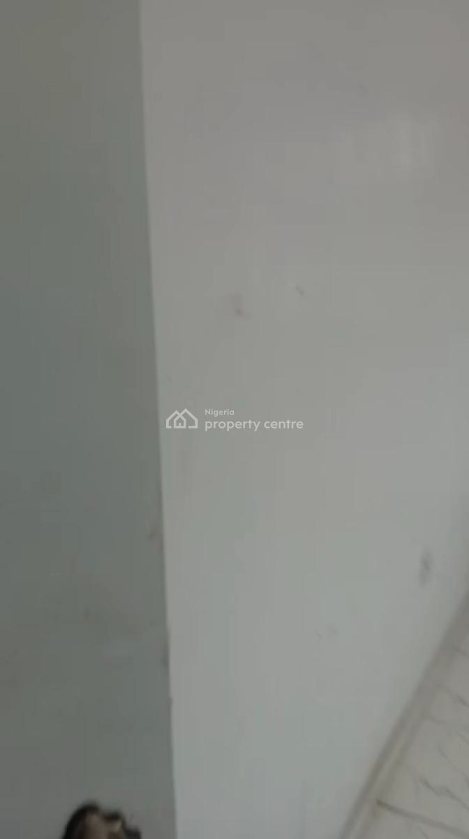 Standard & Spacious 2-bedroom Flat, Fadipe Street, Shomolu, Lagos, Flat / Apartment for Rent