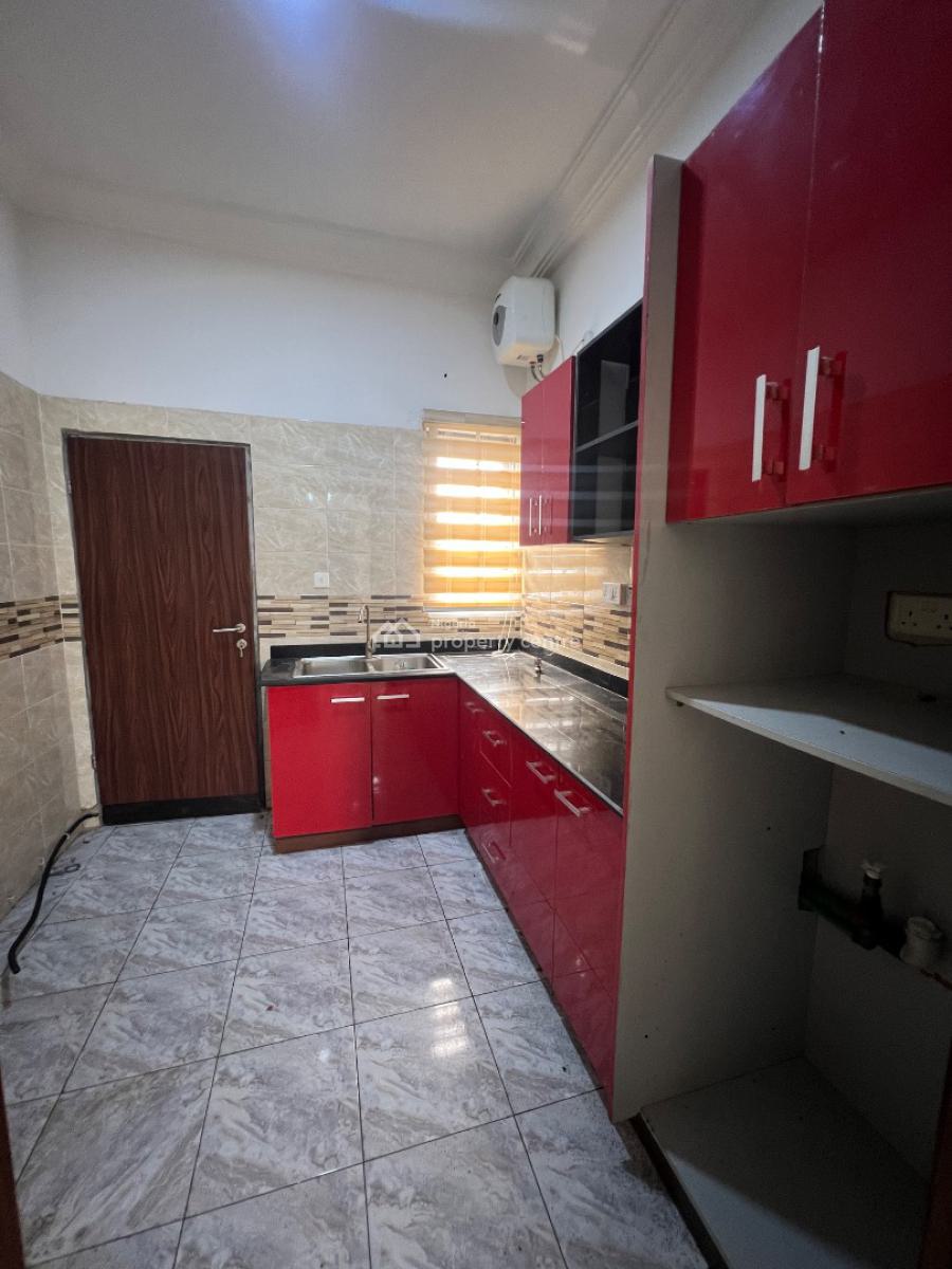 Well Maintained, Tastefully Finished, Three (3) Bedroom Apartment, Lekki Phase 1, Lekki, Lagos, Flat / Apartment for Rent