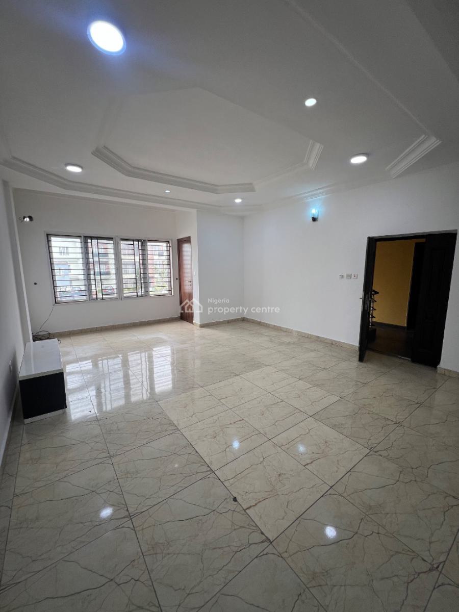 Well Maintained, Tastefully Finished, Three (3) Bedroom Apartment, Lekki Phase 1, Lekki, Lagos, Flat / Apartment for Rent
