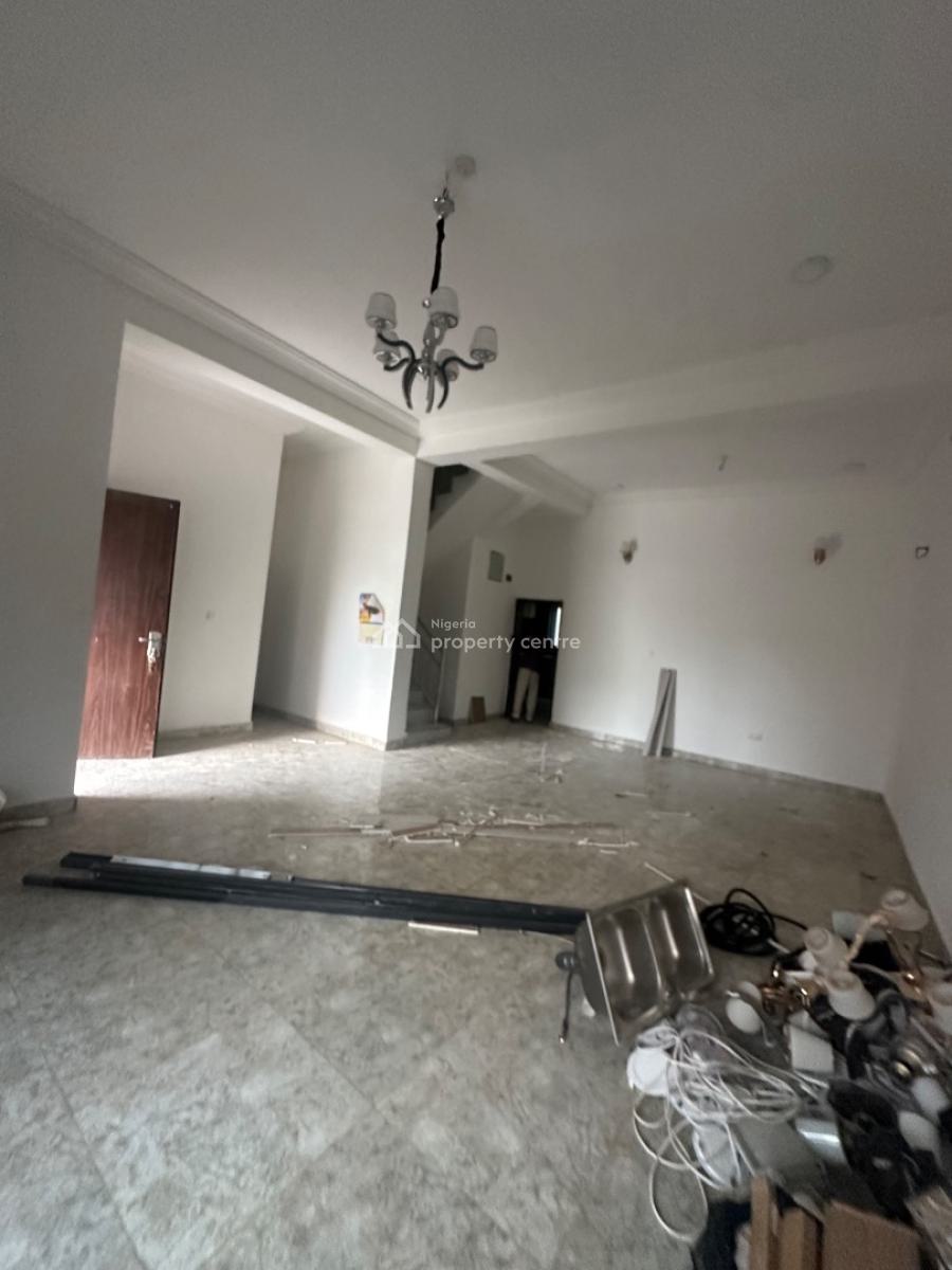 Luxury Spacious 5 Bedroom Duplex with Bq, Ebeano Close, Gaduwa, Abuja, Terraced Duplex for Sale