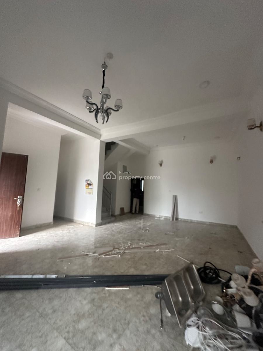 Luxury Spacious 5 Bedroom Duplex with Bq, Ebeano Close, Gaduwa, Abuja, Terraced Duplex for Sale
