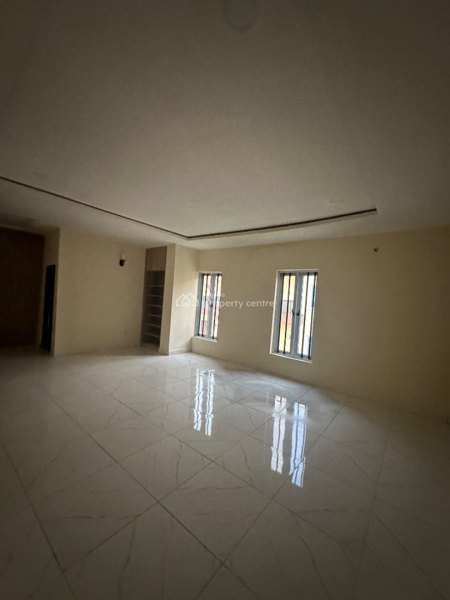 Luxury Spacious 5 Bedroom Duplex with Bq, Ebeano Close, Gaduwa, Abuja, Terraced Duplex for Sale