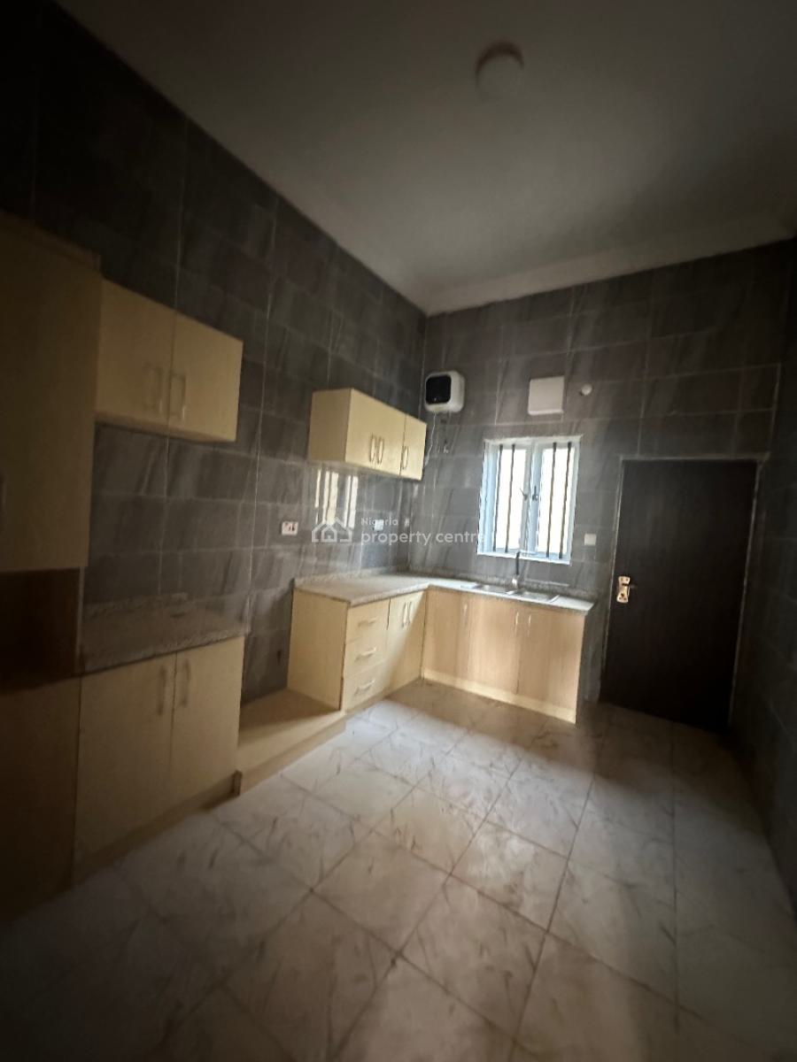 Luxury Spacious 5 Bedroom Duplex with Bq, Ebeano Close, Gaduwa, Abuja, Terraced Duplex for Sale