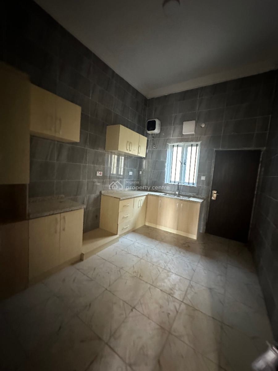 Luxury Spacious 5 Bedroom Duplex with Bq, Ebeano Close, Gaduwa, Abuja, Terraced Duplex for Sale