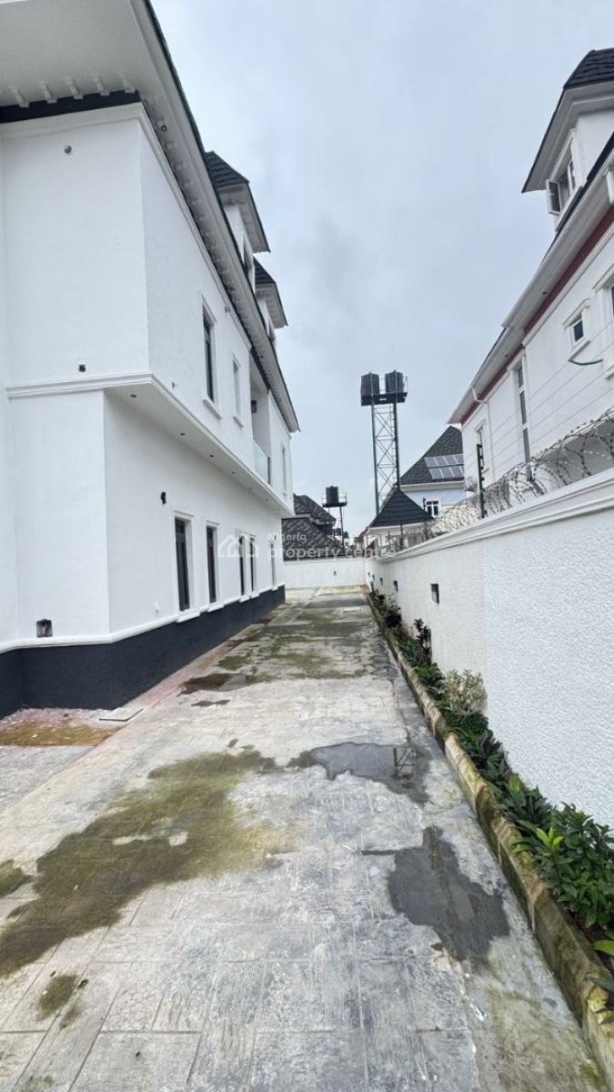 6 Bedrooms Detached Duplex, Karsana, Abuja, Detached Duplex for Sale