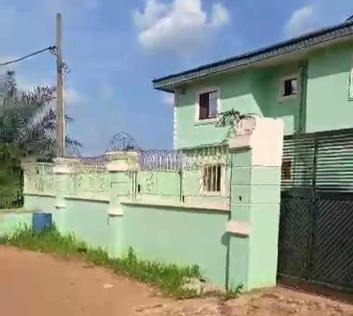 12 Flats of 3 Bedrooms Each 100ft By 200ft Land, Trade Fair Road, Off Ekehuan Road, Benin City, Benin, Oredo, Edo, Block of Flats for Sale